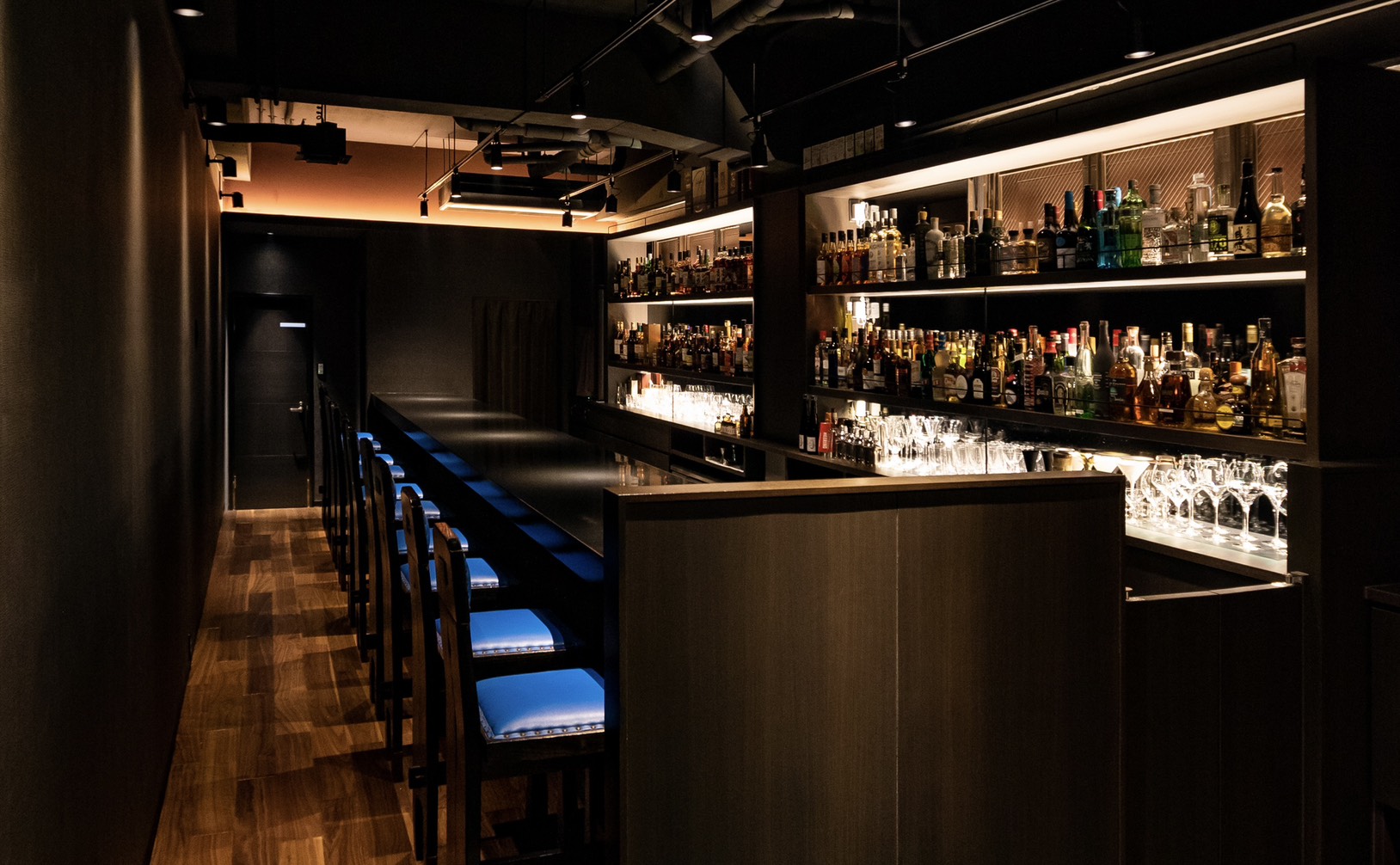Bar Stir Laboratory 店内カウンター